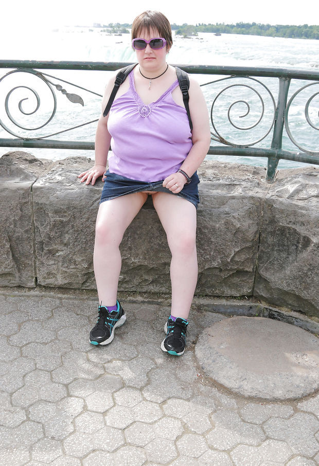Fat Flashing Underskirt Twat At Niagara Falls