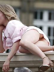 Amanda Seyfried Under Skirt