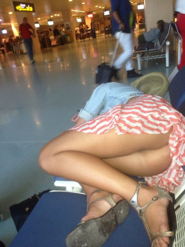 Candid Under Skirt At The Airport