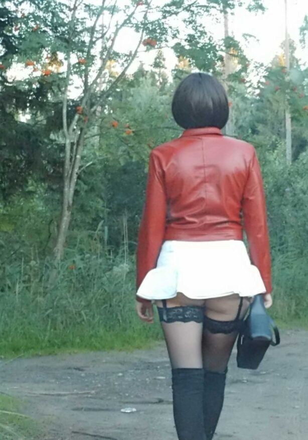 Up-skirt Ass